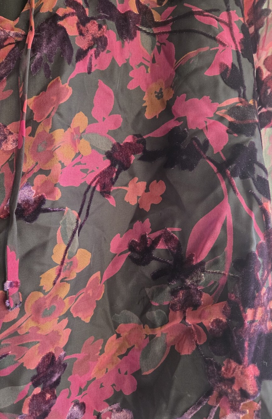 EVEREVE Floral Burnout Velvet Sheer Blouse Smocked Yoke Purple Pink Medium - Picture 2 of 9